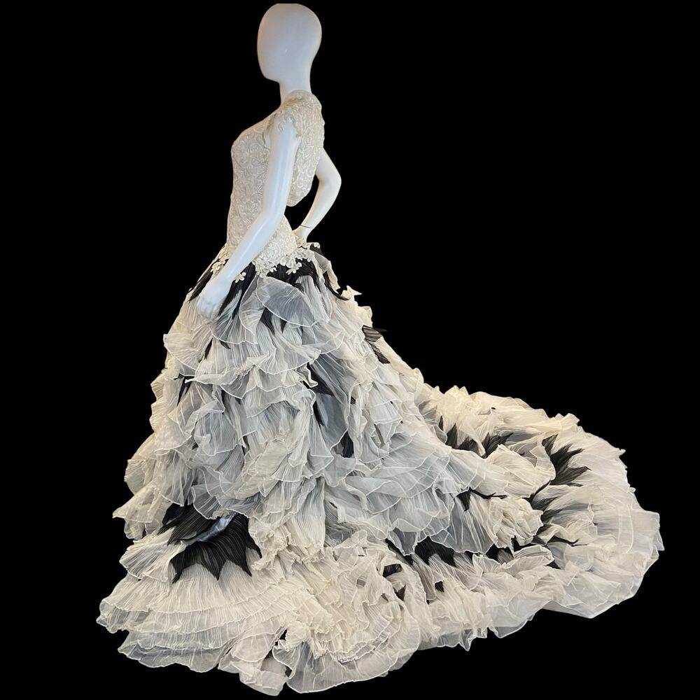 St. Pucchi 9417 Couture Wedding Dress – 2010s Black & Ivory Tiered Silk Gown - Picture 2 of 9